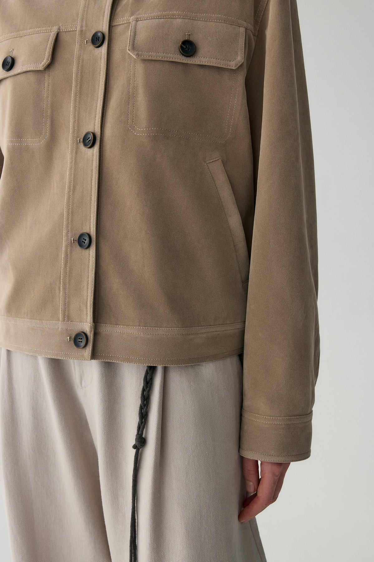 Anamartinezmadrid Nuria | Chaqueta de Ante con Bolsillos de Plastrón – photo 11