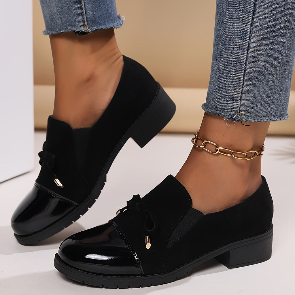 Anamartinezmadrid Graciela | Mocasines de Tacón Bajo con Puntera de Charol y Lazo – photo 2
