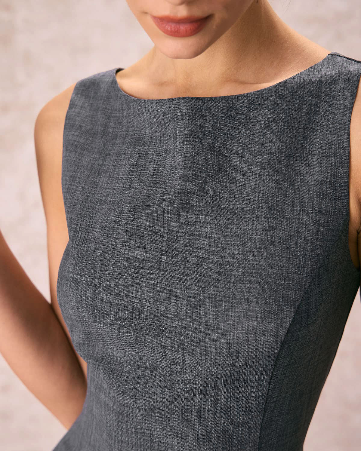 Silvia | Minivestido Gris Sin Mangas con Escote Barco - Carmen Teruel