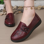 Anamartinezmadrid Josefina | Mocasines Blandos con Medallón Floral y Lazada – Burdeos – photo 3