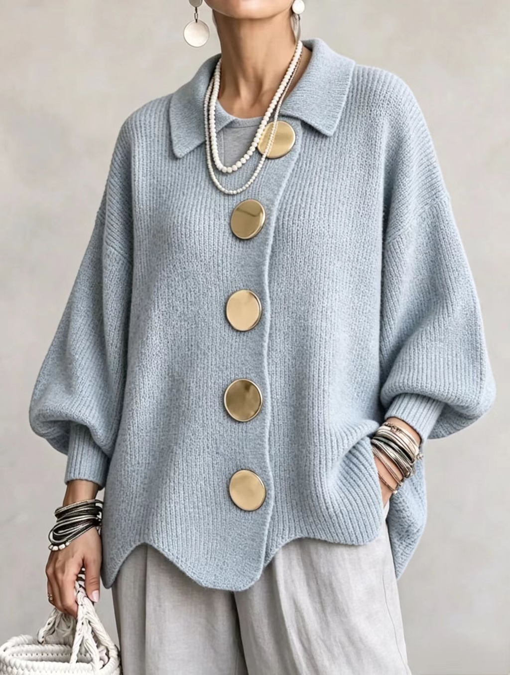 Anamartinezmadrid Isadora | Cárdigan Oversize con Cuello y Botones Dorados – Azul Claro – photo 3