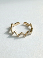Marina Roca Anillo zigzag con piedras preciosas Martina – Dorado