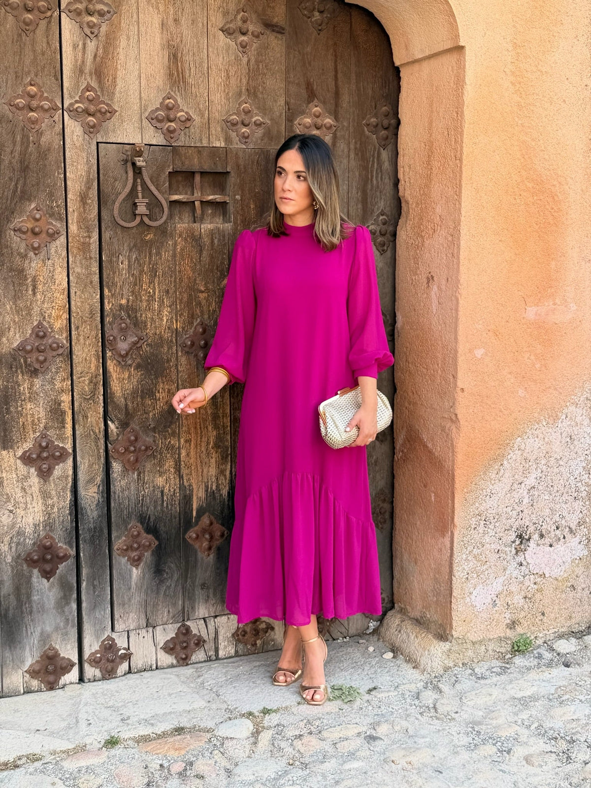 Anamartinezmadrid Andrea | Vestido Largo de Gasa con Volante Asimétrico en Buganvilla – photo 7