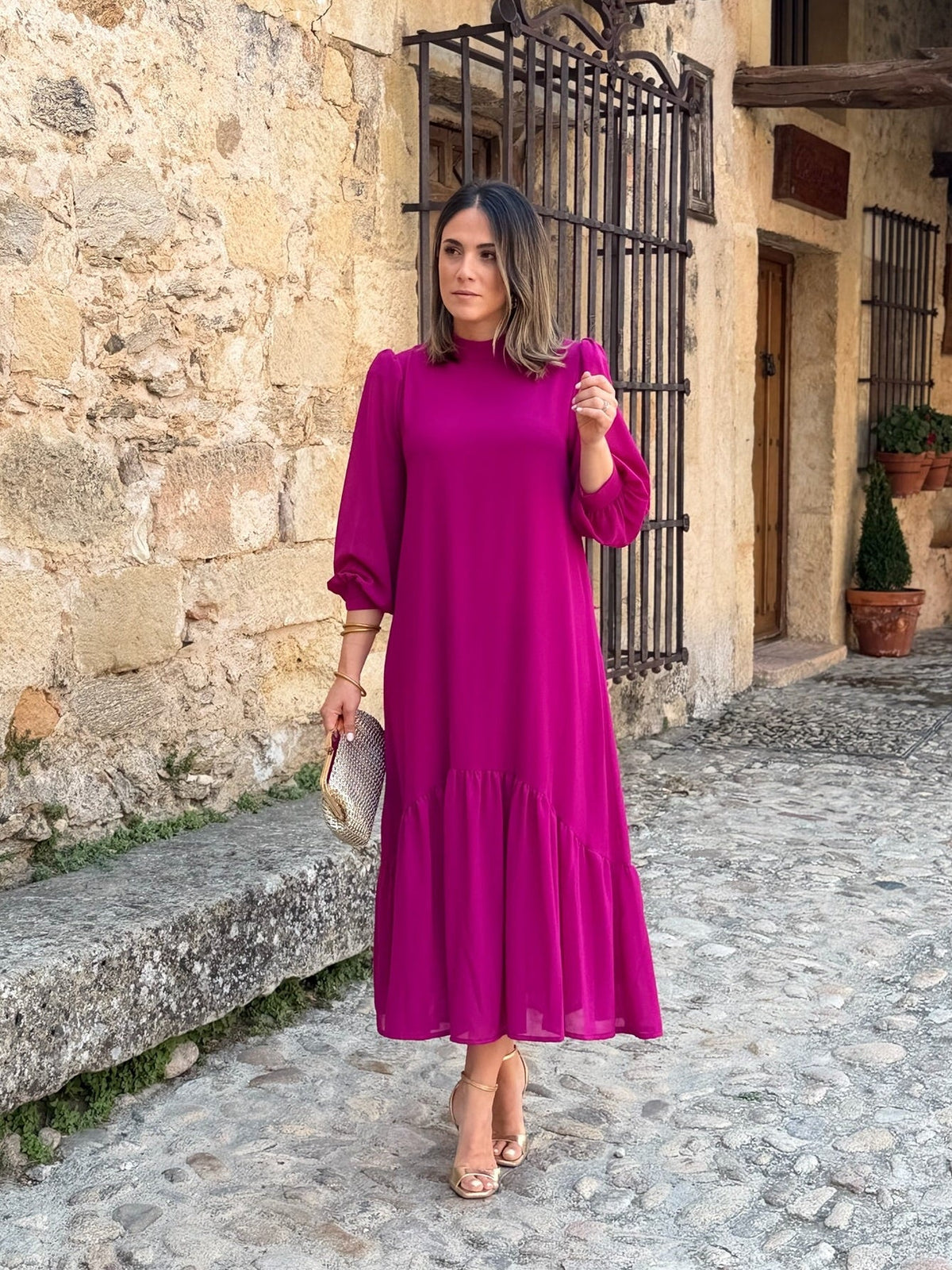 Anamartinezmadrid Andrea | Vestido Largo de Gasa con Volante Asimétrico en Buganvilla – photo 5