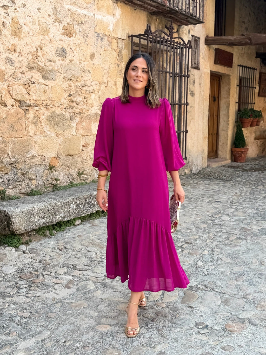 Anamartinezmadrid Andrea | Vestido Largo de Gasa con Volante Asimétrico en Buganvilla – photo 3