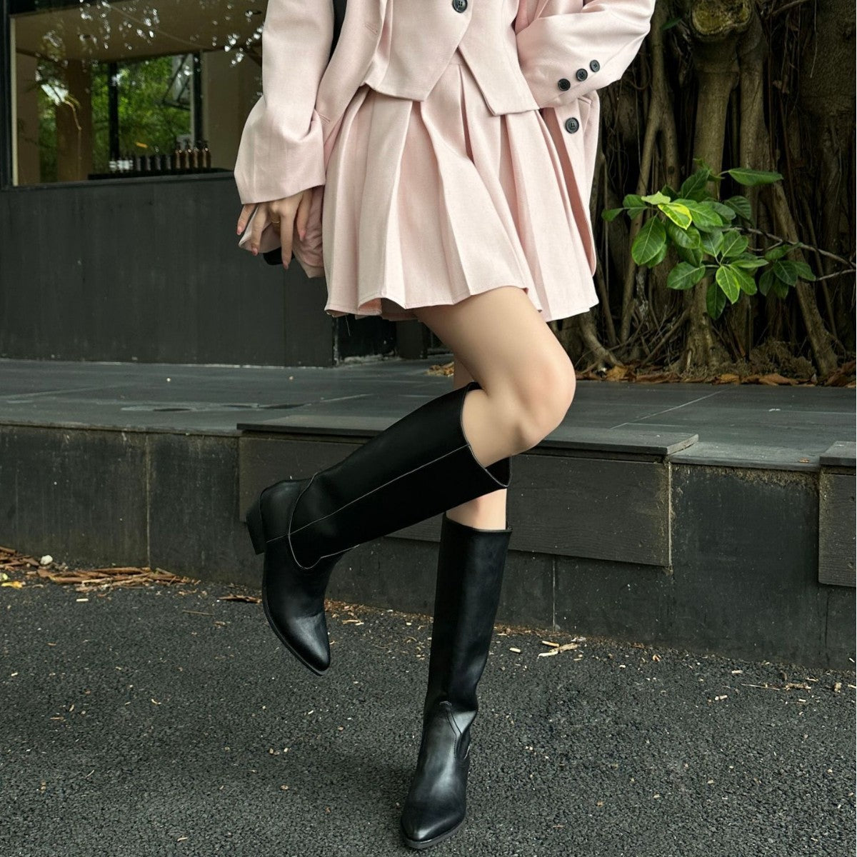 Anamartinezmadrid Aura | Botas Altas de Punta Fina con Tacón Medio – photo 2