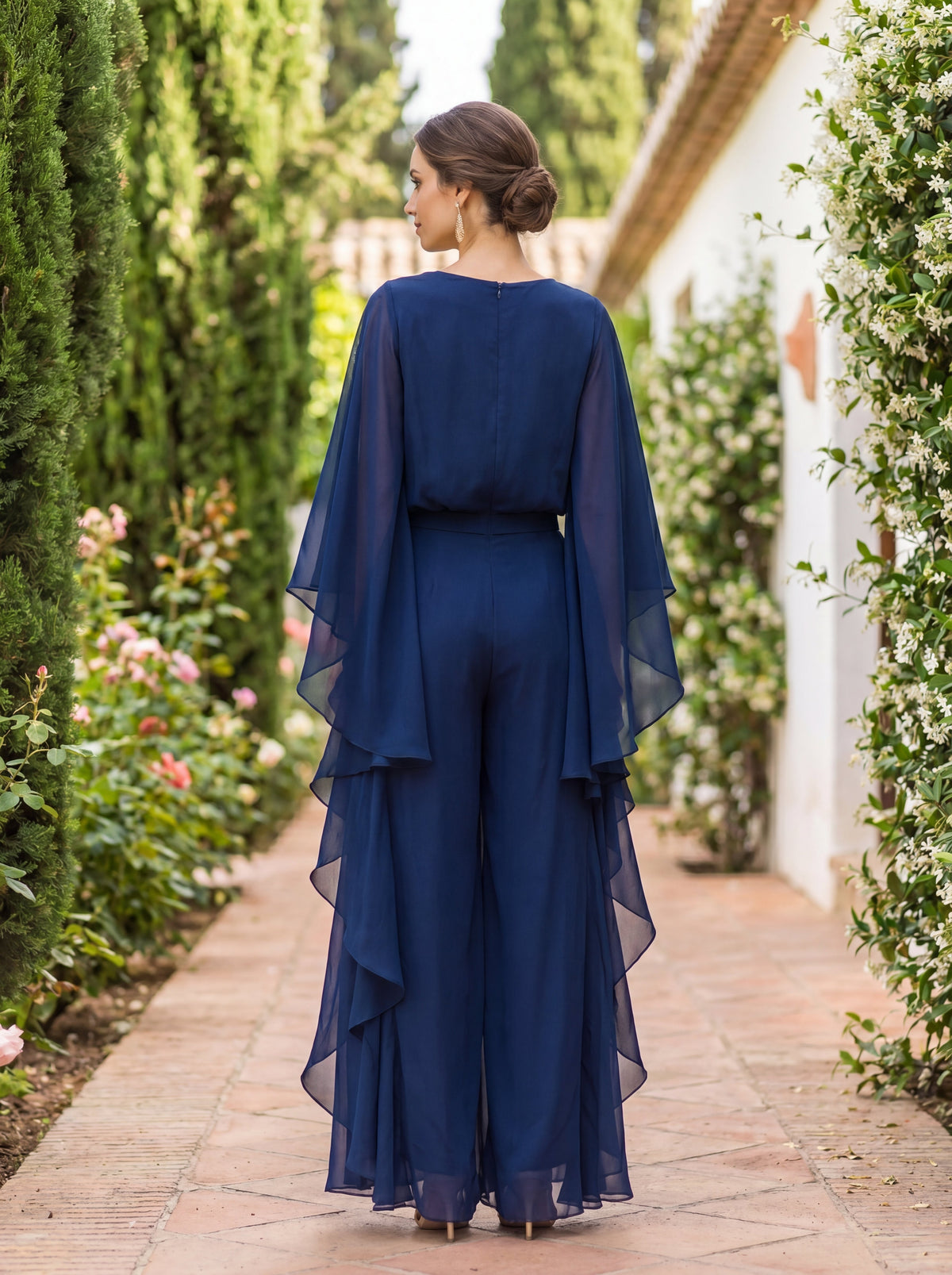 Anamartinezmadrid Lucrecia | Conjunto de Blusa con Manga Capa y Falda de Volantes – photo 3
