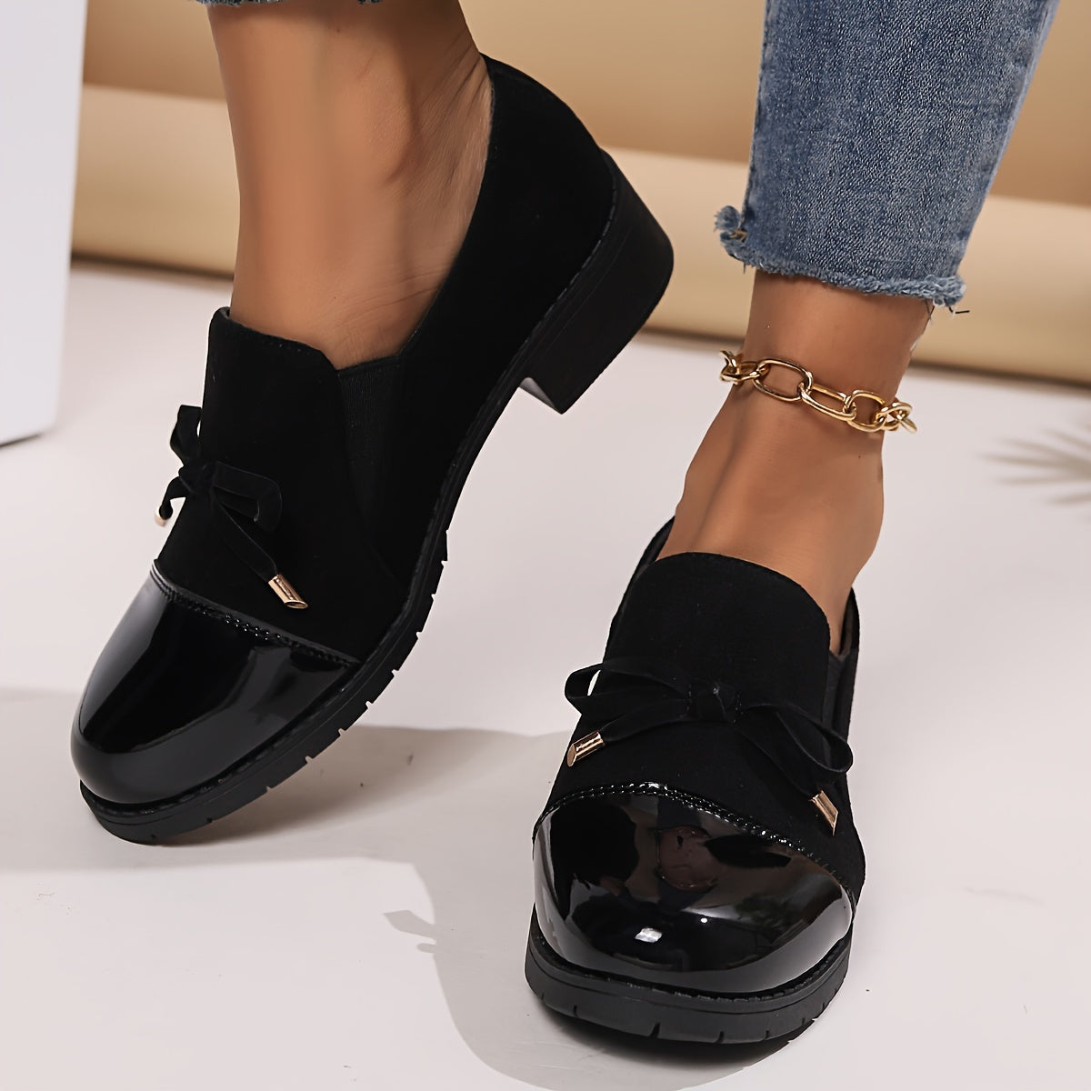 Anamartinezmadrid Graciela | Mocasines de Tacón Bajo con Puntera de Charol y Lazo – photo 6
