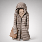 Anamartinezmadrid Norma | Plumífero Ultraligero con Capucha Desmontable – Caqui – photo 4