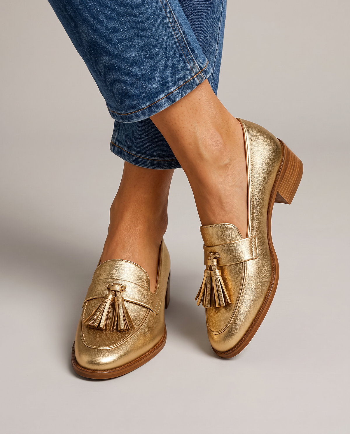 Anamartinezmadrid Dorotea | Mocasines Dorados con Borlas y Tacón Ancho