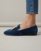 Anamartinezmadrid Arantxa | Mocasines de Terciopelo Azul con Borlas Doradas – photo 4