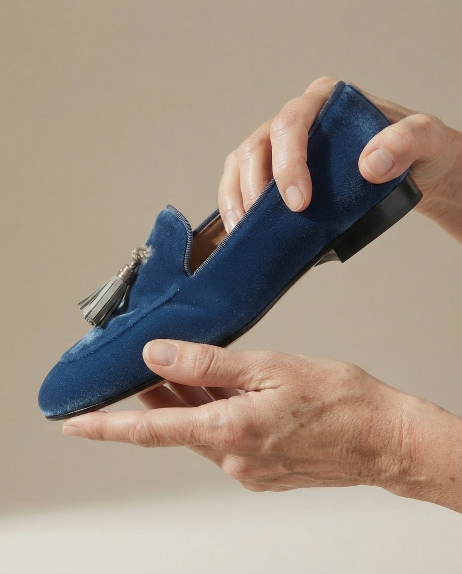 Anamartinezmadrid Arantxa | Mocasines de Terciopelo Azul con Borlas Doradas – photo 2