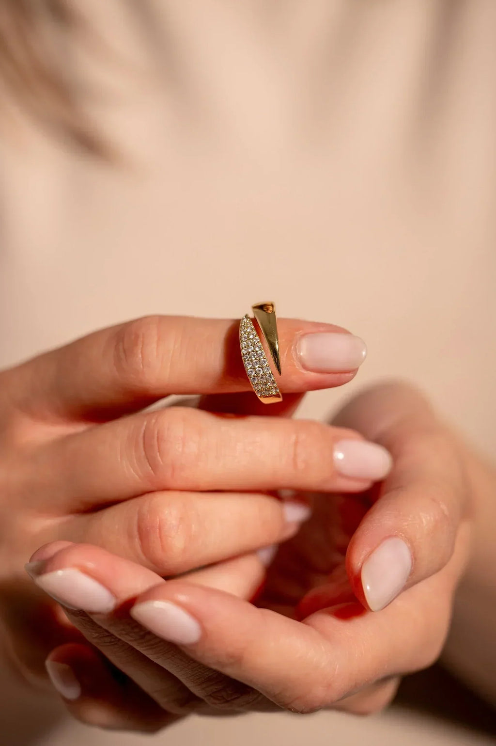 Marina Roca Anillo elegante con piedras preciosas Lucrecia – photo 11