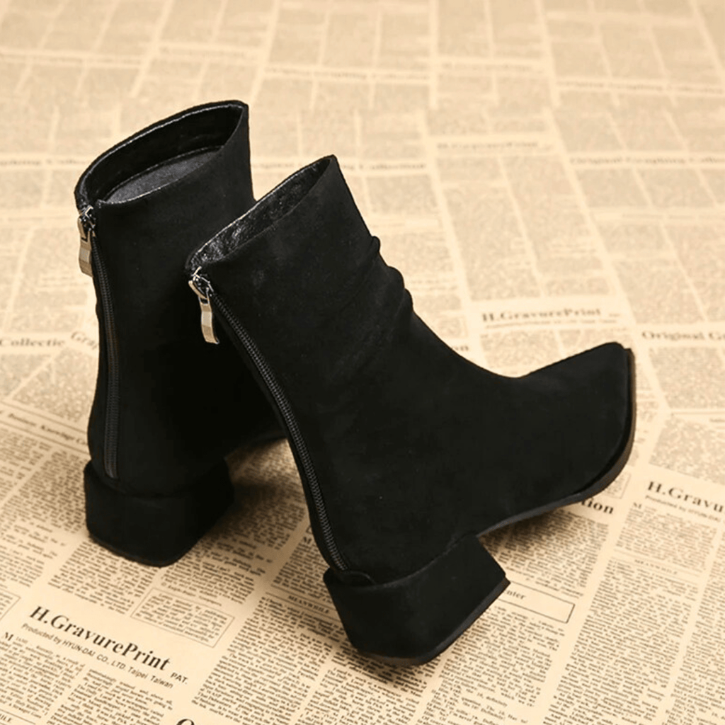 Anamartinezmadrid Natalia | Botines de Ante con Punta Fina y Tacón Bajo – photo 5